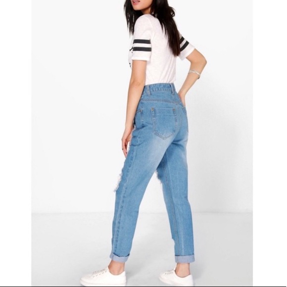Boohoo High Waist Light Wash Distress Mom Jeans - Picture 3 of 11